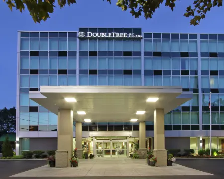 DoubleTree by Hilton Hotel Newark Hotels in Newark