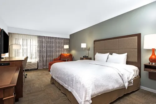 Hampton Inn & Suites by Hilton Florence Center - 2-Star