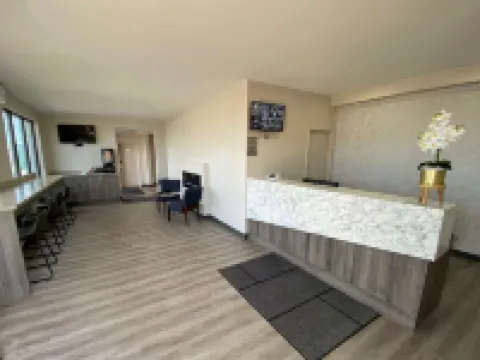 Econo Lodge Hotels in Cochrane District