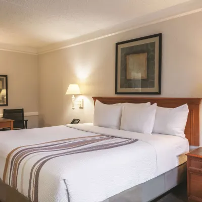 La Quinta Inn by Wyndham New Orleans West Bank / Gretna Hotels near Bodenger Park