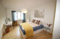 Casa Schilling: 2.5 Rooms with Balcony Near Hospital, University