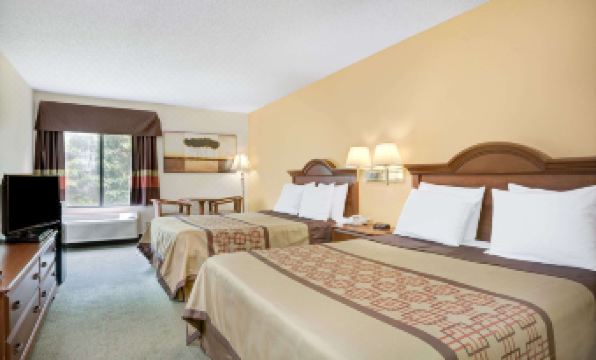 Days Inn by Wyndham Burlington East