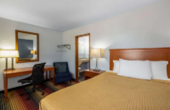 Travelodge by Wyndham Spirit Lake/Okoboji Hotels in Dickinson County