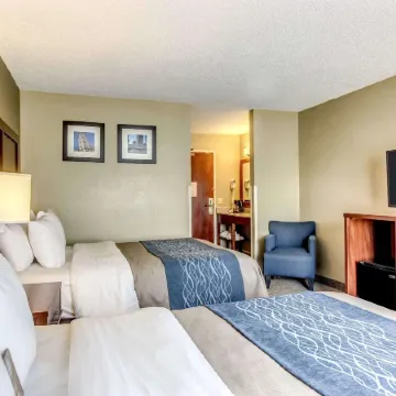 Comfort Inn & Suites Grafton-Cedarburg