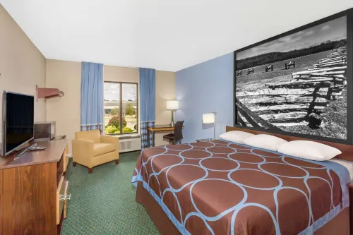 Super 8 by Wyndham Bentonville - 2 stjerner