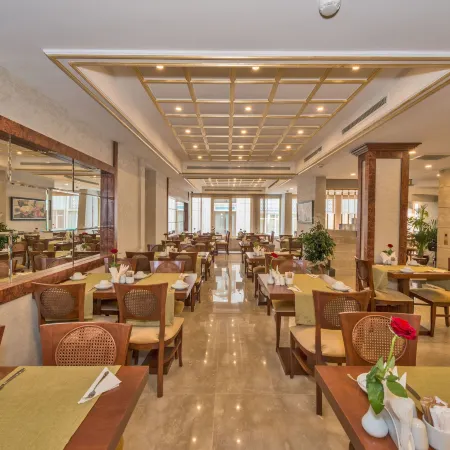 Glorious Hotel