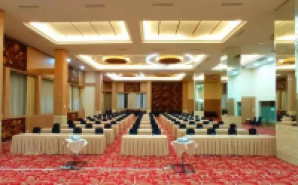 Grand Royal Denai Hotel