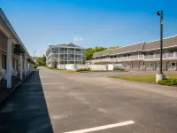 Sea Latch Inn Hotels in Cape Neddick