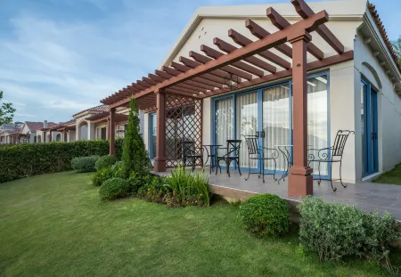 Centara Mirage Resort Mui Ne Отели в г. Фантхиет