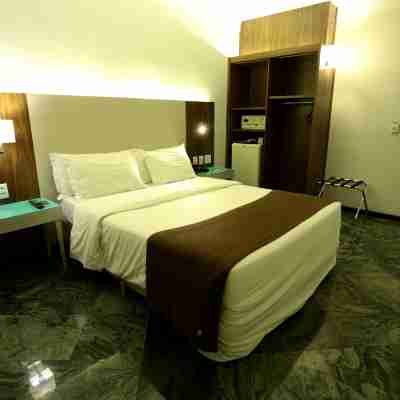 Oasis Plaza Hotel Rooms