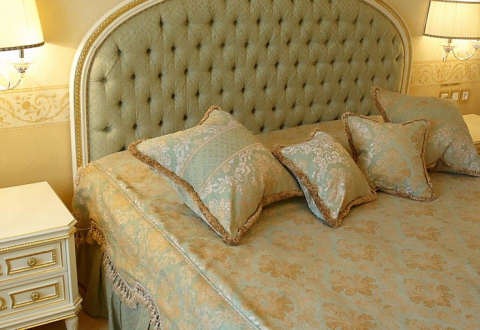 Mithos Hotel-Yuzhno-Sakhalinsk Updated 2023 Room Price-Reviews & Deals |  Trip.com