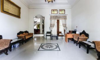 OYO 3759 Delima Guest House Syariah