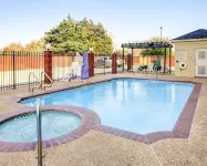 Comfort Suites Texas Ave