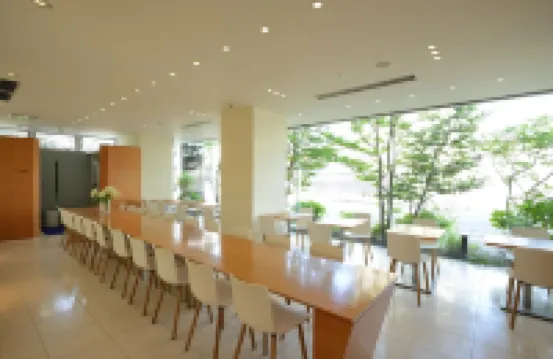7 Days Hotel