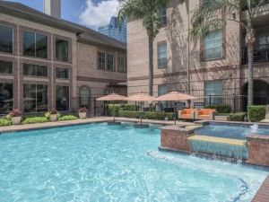 Galleria Queen Boho Chic Suite