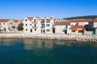 Apartments Nina Hôtels à proximité de : Jetski Center