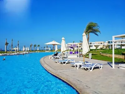Marseilia Beach 4 - Families Only Hotel dekat Seashell