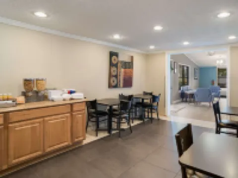 Rodeway Inn Hoteles en Municipio de Middlesex