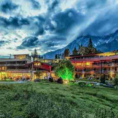 Holzhotel Forsthofalm Hotel Exterior