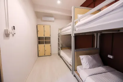 Local Time Bangkok Hostel&Cafe