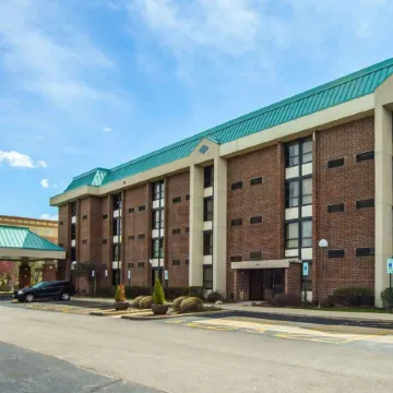 Quality Inn Schaumburg - Chicago Near the Mall