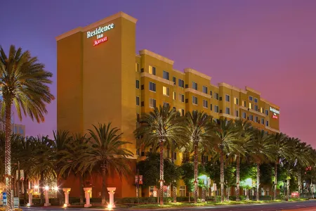 Residence Inn Anaheim Resort Area/Garden Grove Отели рядом с достопримечательностью «Университет Стантон»