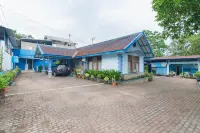 RedDoorz Syariah At Jl Pangeran Hidayatullah Cianjur Hotel dekat Curug Ceret (Naringgul)