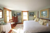 Highland Lake Inn Hotels in Tilton