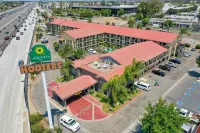 La Quinta Inn by Wyndham Costa Mesa / Newport Beach