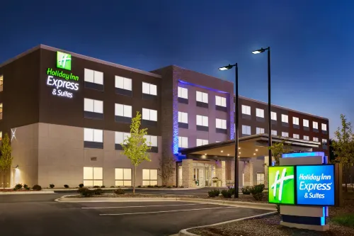 Holiday Inn Express & Suites SALISBURY by IHG