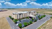 Hampton Inn & Suites Madera Hotels in Madera