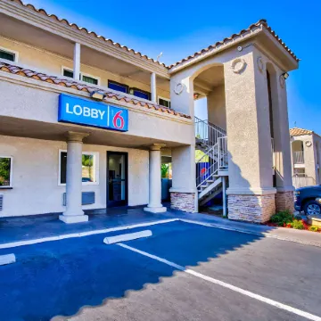 Motel 6 Menifee, CA Отели в г. Менифи