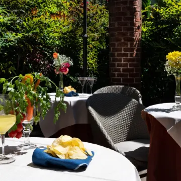 Hotel Sunflower Отели рядом с достопримечательностью «Дискотека Hollywood»