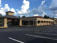 Super 8 by Wyndham Augusta - motel