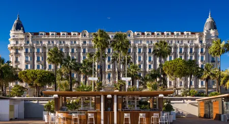Regent Carlton Cannes Отели рядом с достопримечательностью «Allées de la Liberté»
