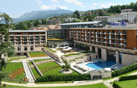 埃維昂萊班希爾頓酒店