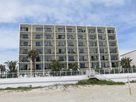 Days Inn by Wyndham Daytona Oceanfront