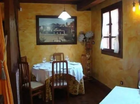 Posada Restaurante Prada a Tope Отели в г. Лос-Тохос