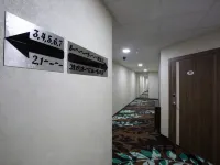 Flora 벨고로트 호텔