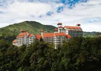Holiday Heritage Hill