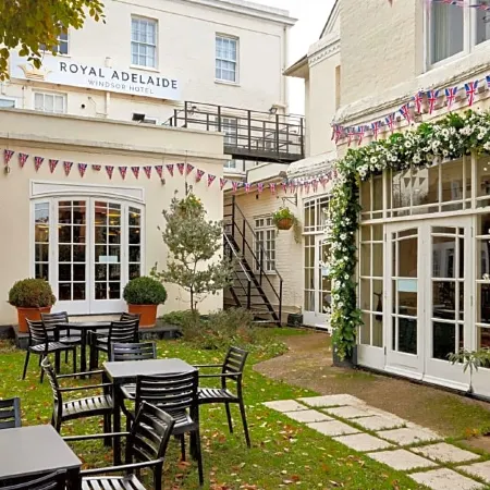 The Royal Adelaide Hotel