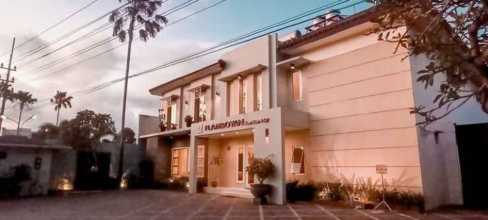 Flamboyan Pondok Wisata & Cafe Hotels in Jember