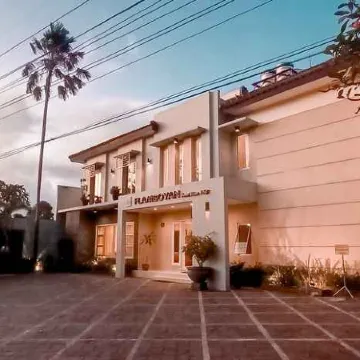 Flamboyan Pondok Wisata & Cafe