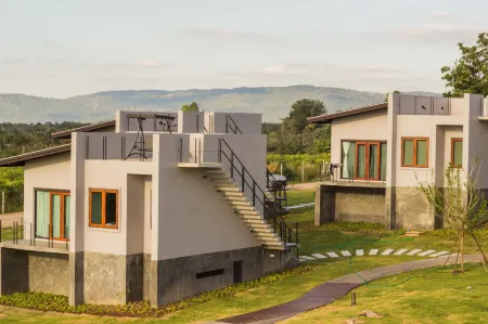 Chevin Khaoyai Отели рядом с достопримечательностью «Wat Sap Setthi Wanaram»