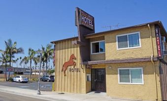 Holly Crest Hotel - Los Angeles, LAX Airport