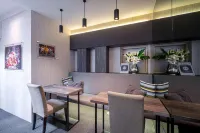 Cube Boutique Capsule Hotel @ Smith Street