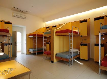 Seven Hostel & Rooms