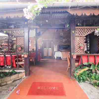 Ombak Inn Chalet Hotel Exterior