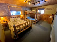 Moose Lodge and Cabins by Bretton Woods Vacations فنادق في Bretton Woods