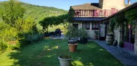Les Copains à Bord - Chambres d'hôtes et Roulottes Hotels in Saint-Julien-d'Arpaon